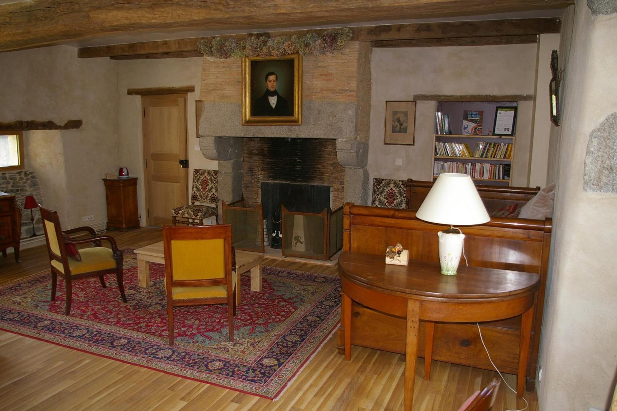 Chambre D'Hotes De Pirieuc Meillac Exterior photo