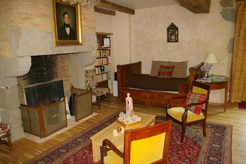Chambre D'Hotes De Pirieuc Meillac Exterior photo